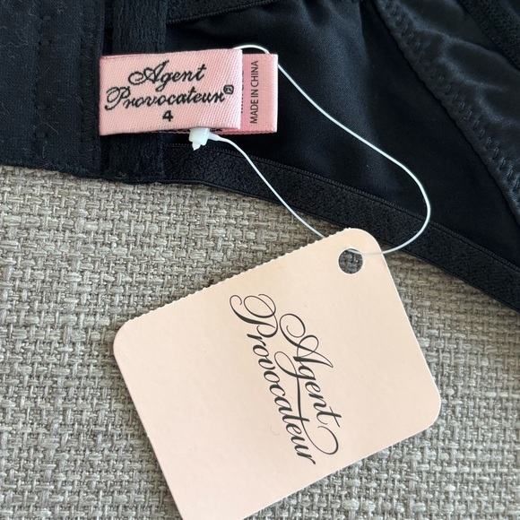 NWT! Agent Provocateur Garter Belt Suspenders Zsi Zsi Black Size 4 (L) - Picture 8 of 9